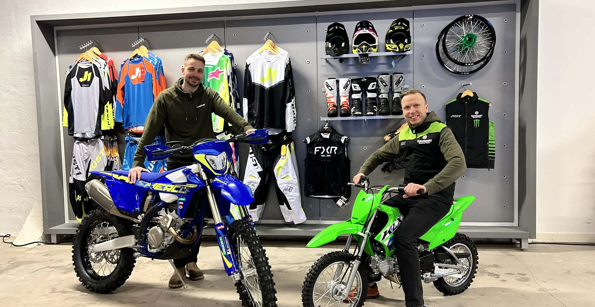 Med passion för MX och enduro.   Vi köper, säljer och byter motocross- och endurocyklar.           