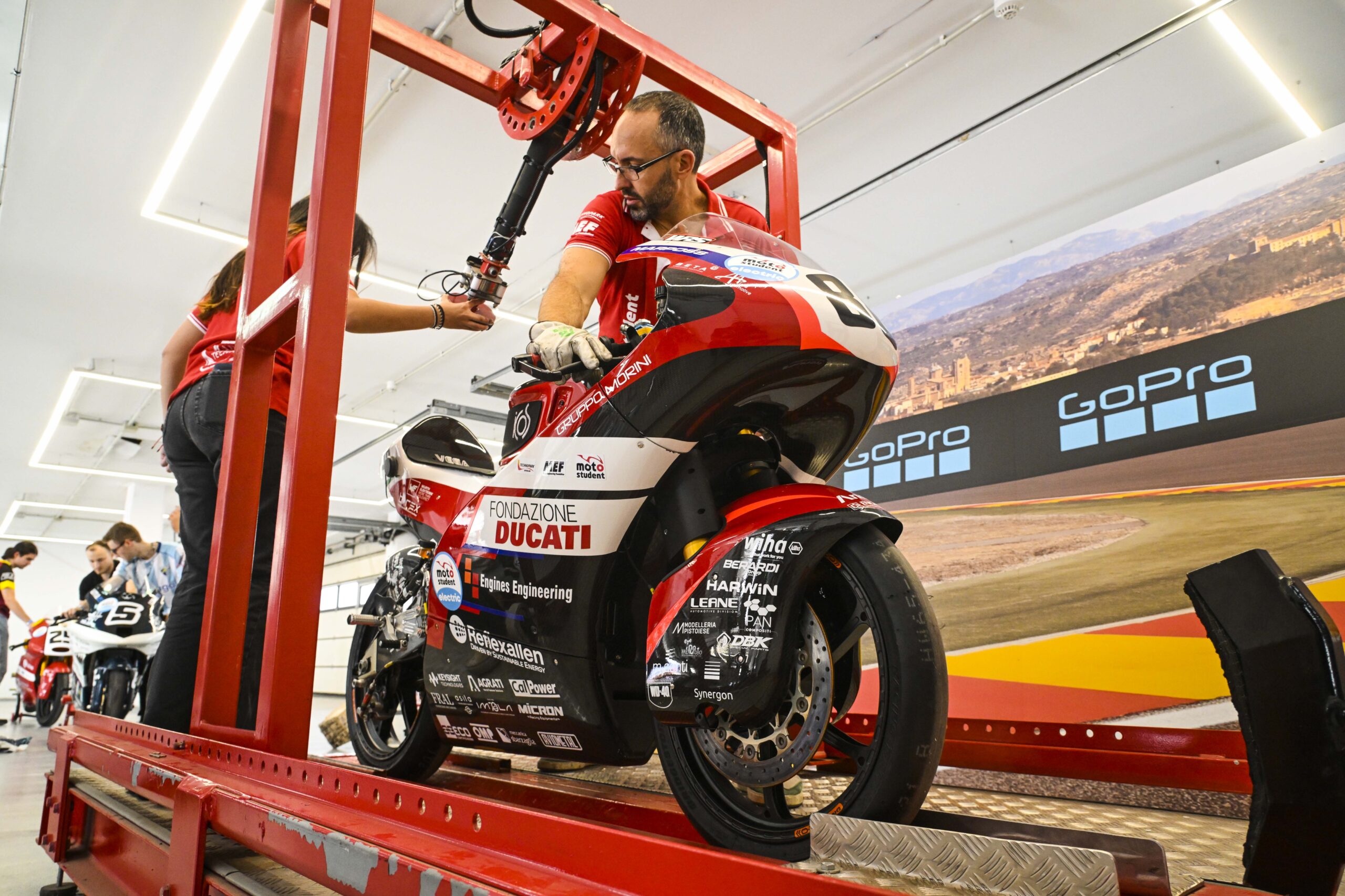 MotoStudent